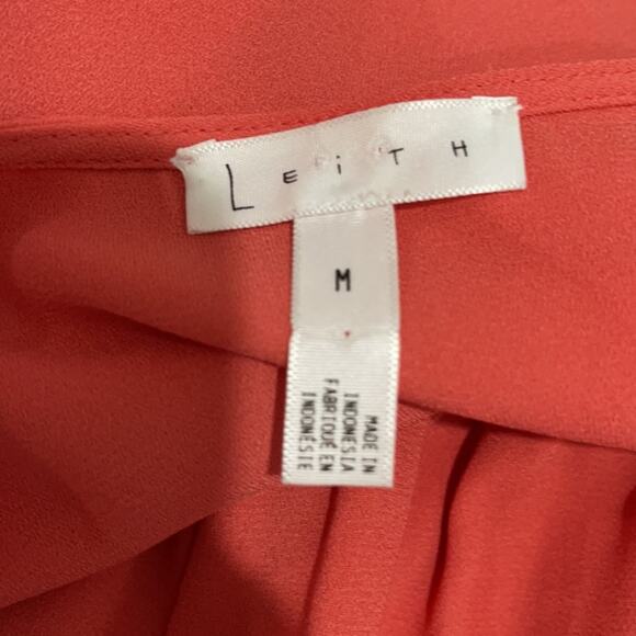 Leith Short Sleeved Romper Coral Size Medium - Picture 10 of 11